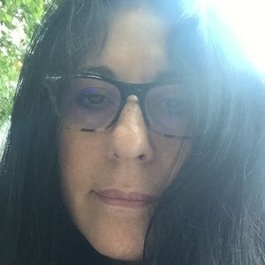 Meet your Posher, Dana